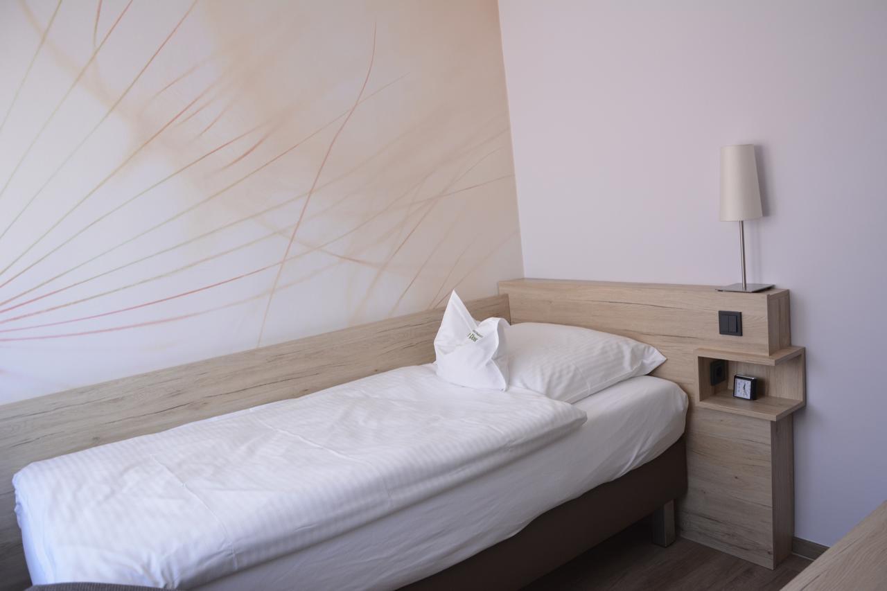 Hotel Restaurant "Zur Post" Holdorf Εξωτερικό φωτογραφία